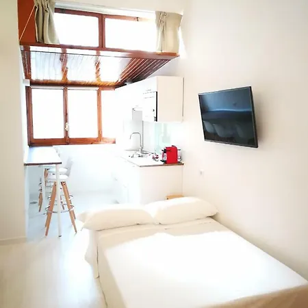 Carulli 69 - Flexible Check-In Apartments Bari Exterior photo
